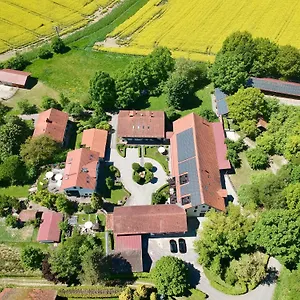 Gut Schwarz-n Hof Apartment